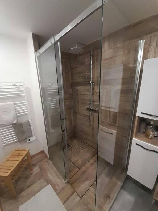 Appartement Spacieux &Tres Calme. Spacious & Very Quiet Apartment. Carros Exterior foto