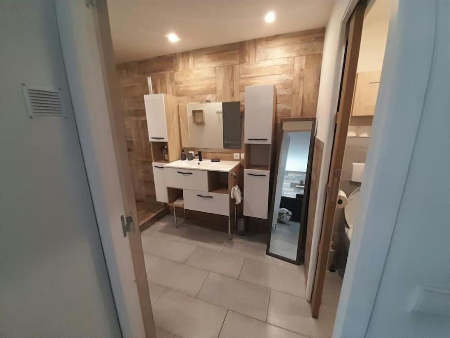 Appartement Spacieux &Tres Calme. Spacious & Very Quiet Apartment. Carros Exterior foto