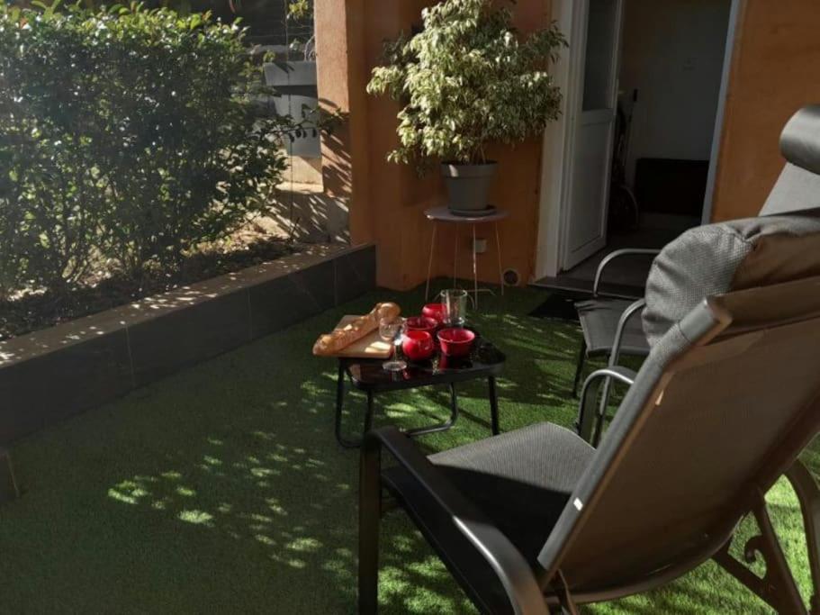 Appartement Spacieux &Tres Calme. Spacious & Very Quiet Apartment. Carros Exterior foto