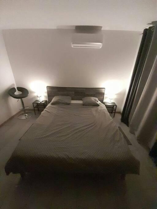 Appartement Spacieux &Tres Calme. Spacious & Very Quiet Apartment. Carros Exterior foto